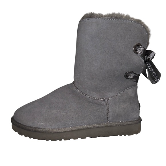 UGG SHORT BAILEY BOW GREY GRAY SUEDE FUR BOOTS SIZE 11 WOMEN - Picture 4 of 11